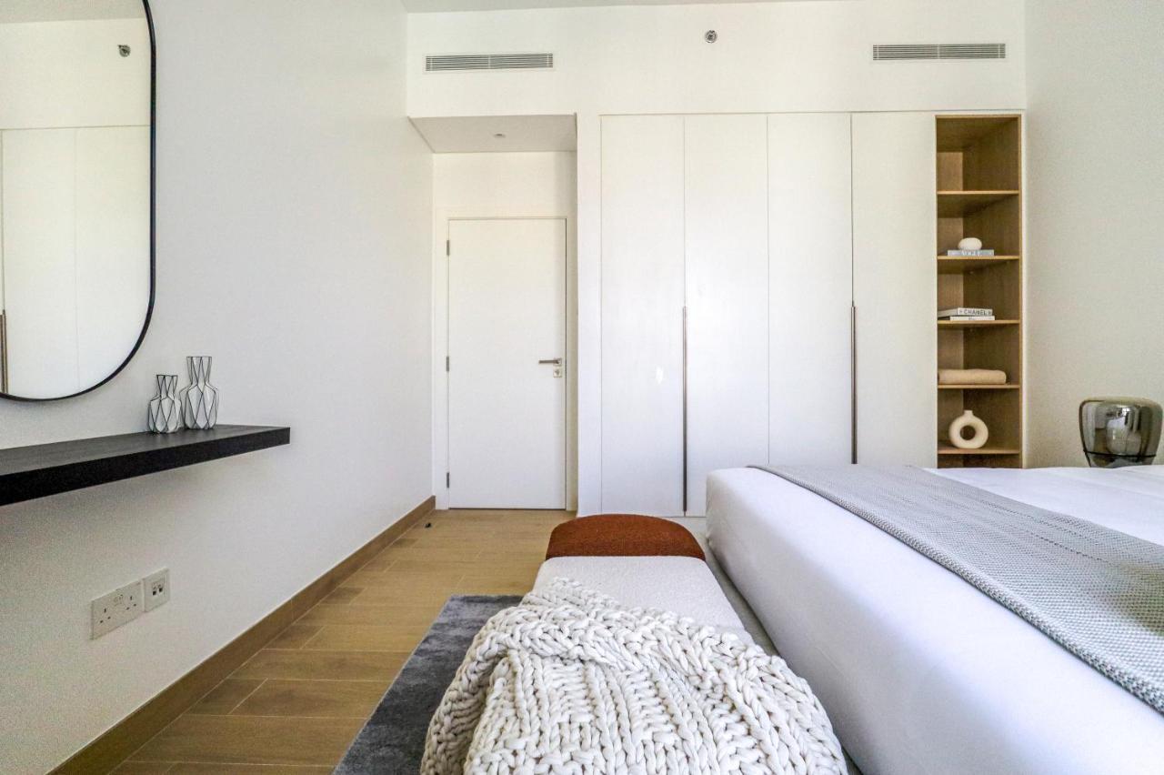 Higuests - Stylish Waterfront With Pool In La *