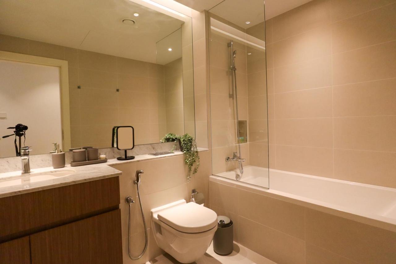 Higuests - Stylish Waterfront With Pool In La Dubai